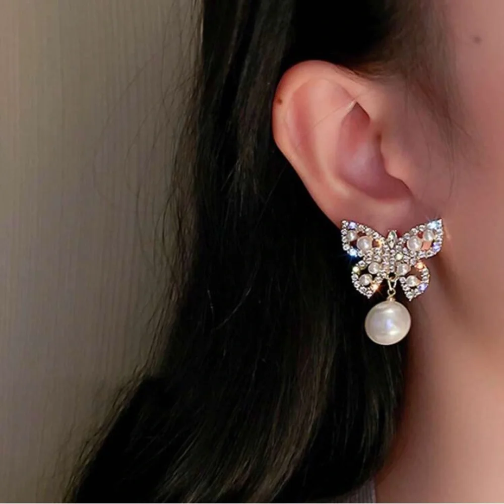 Elegant Butterfly Pearl Earrings - Picture 2 of 5
